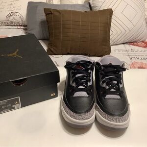 Black and Gray Sneakers with Box (Unisex). Jordan  3 Retro(PS)